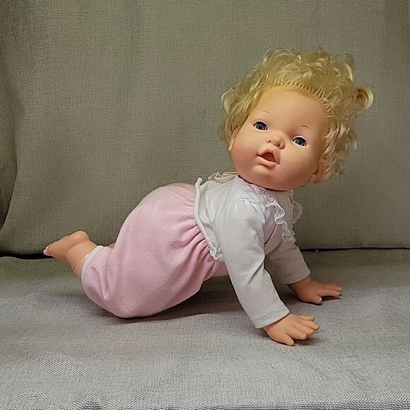 IRWIN "OOPSIE DAISY" CRAWLING BABY DOLL works..Halloween scary babyq - Picture 1 of 9